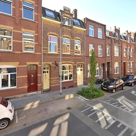 Bed & Coffee D'n Acht 芬洛