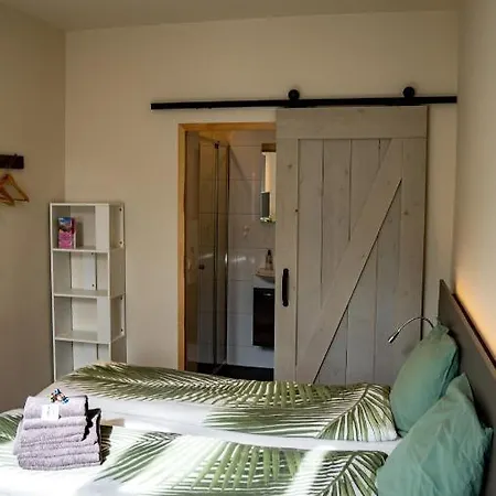Bed & Coffee D'n Acht Nocleg ze śniadaniem 3*