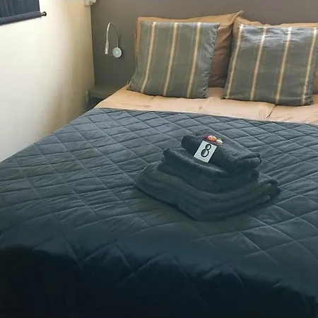 Bed & Coffee D'n Acht 住宿加早餐酒店 3*