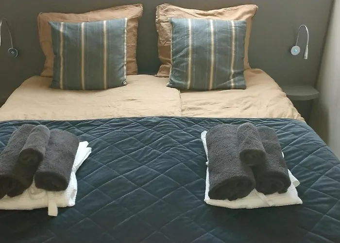 Bed & Coffee D'n Acht 住宿加早餐酒店 3*